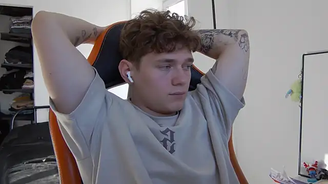 DanyDavis online show from October 8, 8:12 am