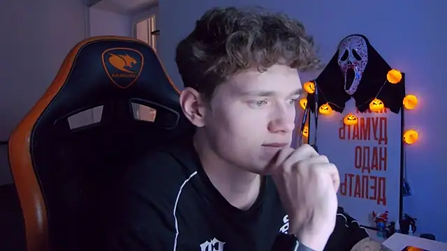 DanyDavis online show from October 31, 3:13 pm