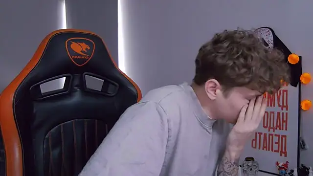 DanyDavis online show from November 2, 9:22 am