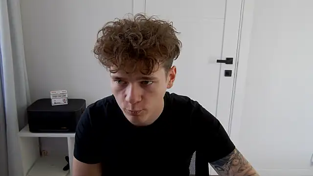 DanyDavis online show from April 2, 9:29 am