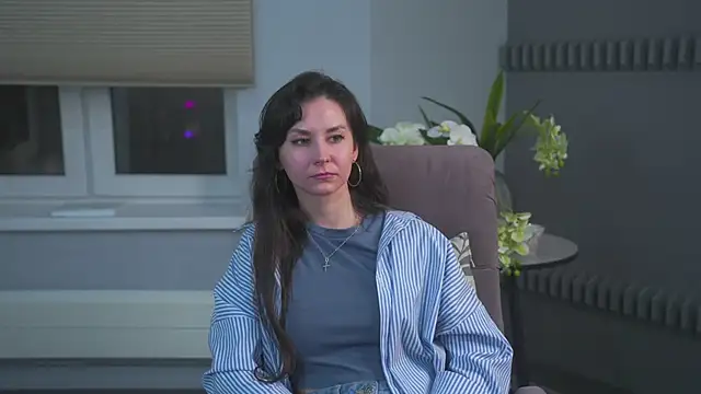 PortiaFlitton online show from March 22, 4:37 pm