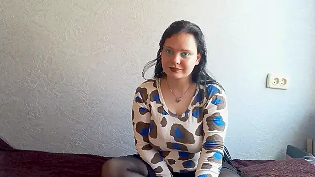 Snapshot of SweetPiggyx chatting on June 2, 1:35 pm SweetPiggyx online show from June 2, 1:35 pm