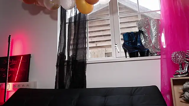 siswett online show from March 14, 2:08 pm