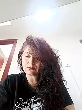 lunadicty online show from November 30, 8:13 pm