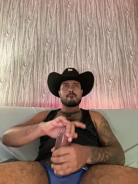 Snapshot of PapiStan chatting on February 6, 1:10 am PapiStan online show from February 6, 1:10 am