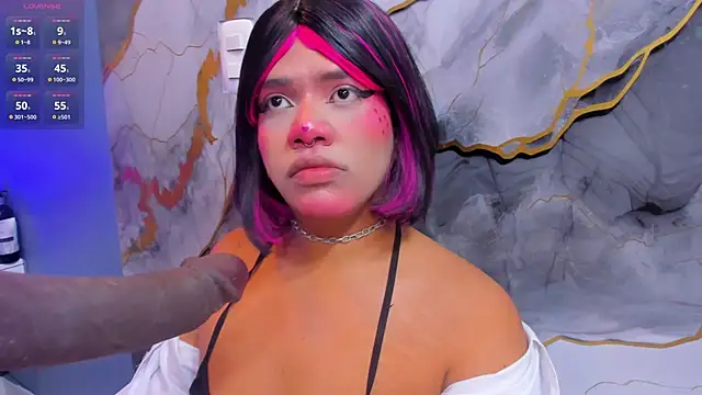 Snapshot of Sasha__moore chatting on November 14, 7:56 pm Sasha moore online show from November 14, 7:56 pm