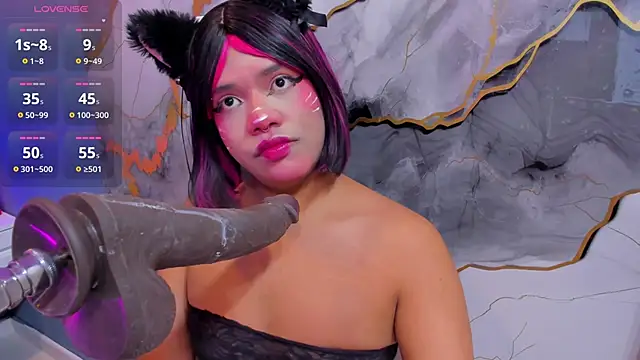 Snapshot of Sasha__moore chatting on November 18, 8:13 pm Sasha moore online show from November 18, 8:13 pm