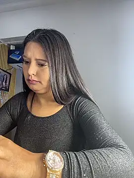 KimberlyBrown25 online show from April 16, 4:30 pm