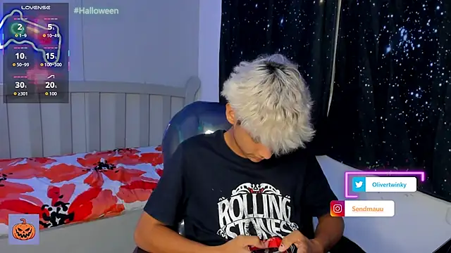 OliverTwinky online show from October 18, 10:43 pm