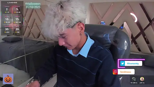 OliverTwinky online show from October 22, 1:22 pm