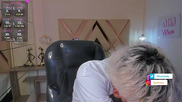 OliverTwinky online show from November 10, 1:21 pm