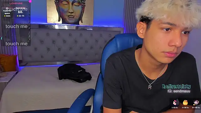 OliverTwinky online show from November 12, 7:35 pm