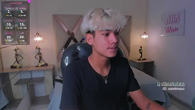 OliverTwinky online show from November 13, 12:59 pm