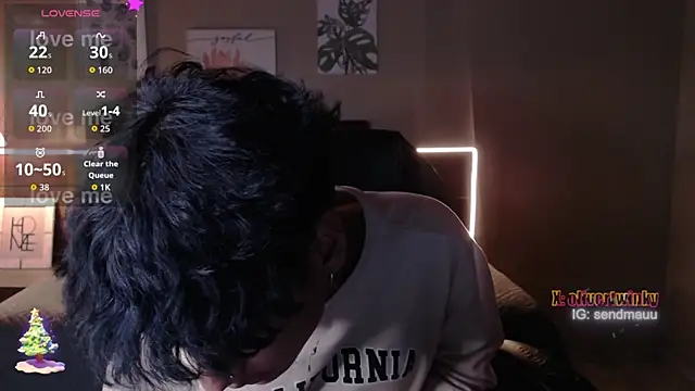 OliverTwinky online show from November 25, 8:31 pm