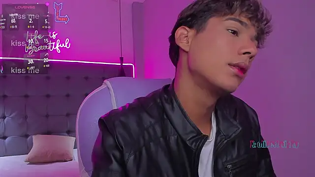 OliverTwinky online show from February 2, 1:10 pm