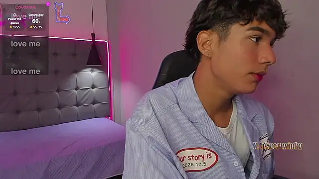 OliverTwinky online show from February 28, 12:17 pm