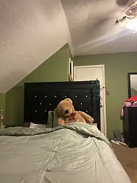 bankruptbabe online show from March 23, 8:15 am