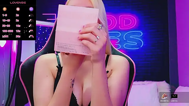 AlessiaCroft online show from March 23, 5:11 am