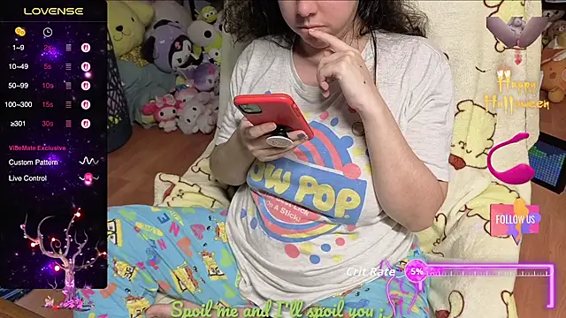 w3tkittty online show from October 10, 5:12 pm