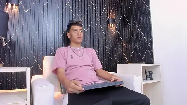 Matt Ruso online show from November 6, 3:51 am