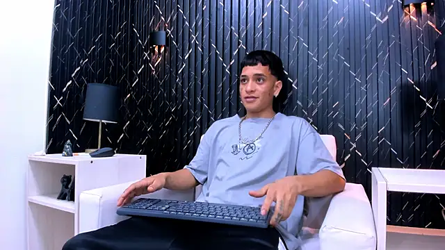 Matt Ruso online show from November 21, 11:47 pm