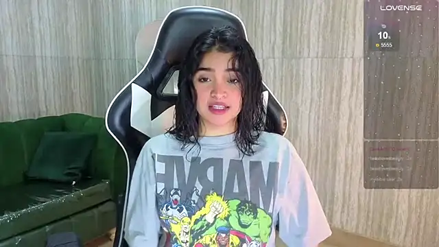 Snapshot of clementine_t chatting on October 25, 12:23 pm clementine t online show from October 25, 12:23 pm