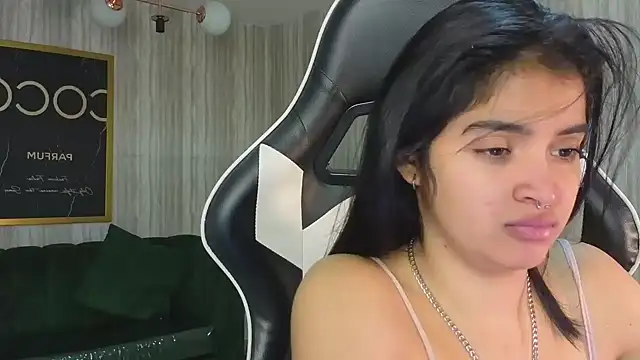 Snapshot of clementine_t chatting on November 18, 12:31 pm clementine t online show from November 18, 12:31 pm