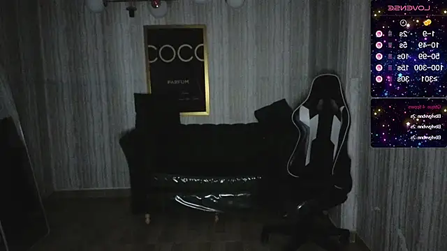 Snapshot of clementine_t chatting on November 25, 12:43 am clementine t online show from November 25, 12:43 am