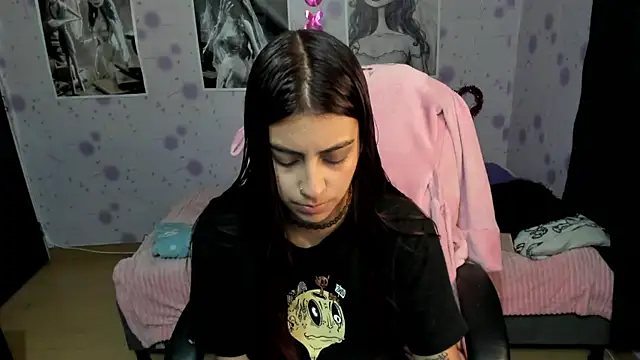 Snapshot of Medussa_katt chatting on November 26, 10:22 pm Medussa katt online show from November 26, 10:22 pm