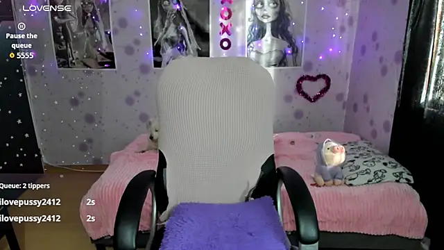 Snapshot of Medussa_katt chatting on December 16, 9:20 pm Medussa katt online show from December 16, 9:20 pm