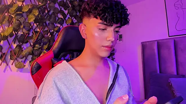 Niick Twink online show from September 28, 3:01 am