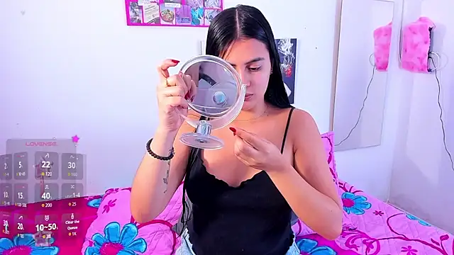 Snapshot of mialeia01 chatting on October 23, 12:04 pm mialeia01 online show from October 23, 12:04 pm