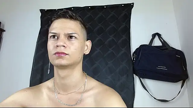 axce1 boy24 online show from October 28, 12:30 pm