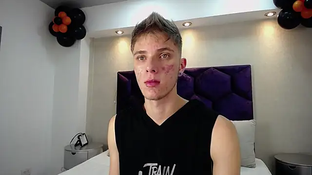 Snapshot of Robbin_Blaze chatting on October 27, 4:49 am Robbin Blaze online show from October 27, 4:49 am