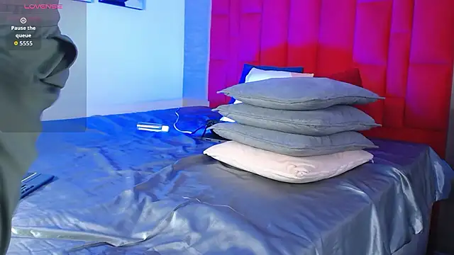 Robbin Blaze online show from March 2, 11:00 pm