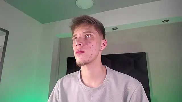 Robbin Blaze online show from March 31, 9:59 pm