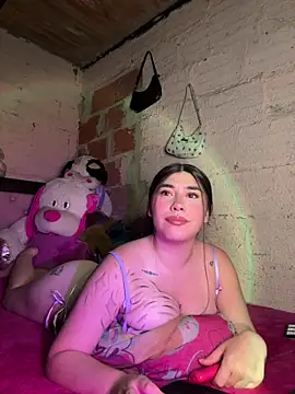 Snapshot of Hell_luna chatting on April 6, 4:57 am Hell luna online show from April 6, 4:57 am