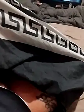 Snapshot of Tattyrob87 chatting on October 26, 12:22 pm Tattyrob87 online show from October 26, 12:22 pm