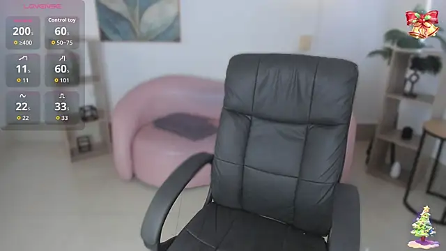 kylie soraya online show from December 4, 5:21 pm