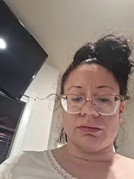 Snapshot of kinkikatie69 chatting on February 13, 10:00 am kinkikatie69 online show from February 13, 10:00 am