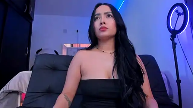 Bella  hamilton online show from February 12, 1:55 am