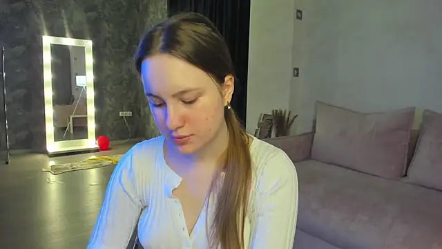 Candy Cansew online show from February 6, 1:10 am