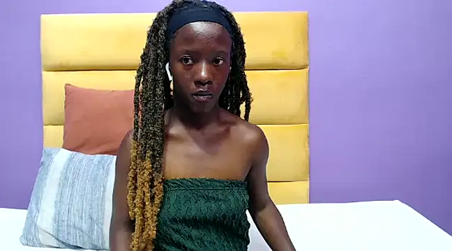 Snapshot of sexykea2002x chatting on March 21, 6:18 pm sexykea2002x online show from March 21, 6:18 pm