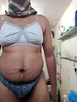 Snapshot of Brown69_guy chatting on March 1, 12:40 pm Brown69 guy online show from March 1, 12:40 pm