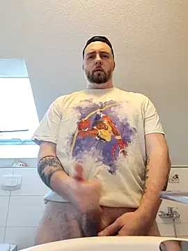 Snapshot of Marcello8723 chatting on February 25, 1:32 pm Marcello8723 online show from February 25, 1:32 pm