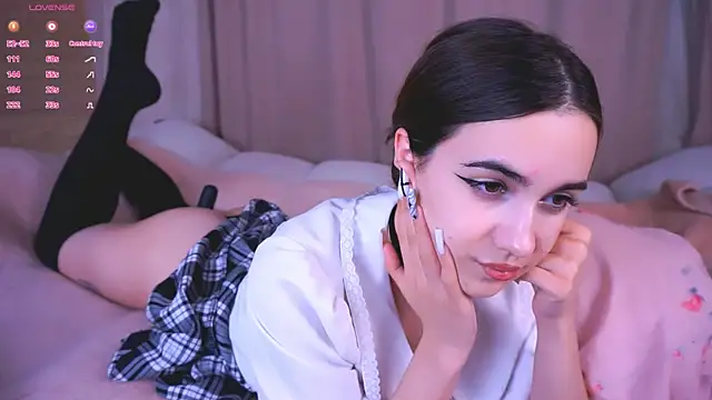 CupSizeGirl online show from October 29, 1:35 pm