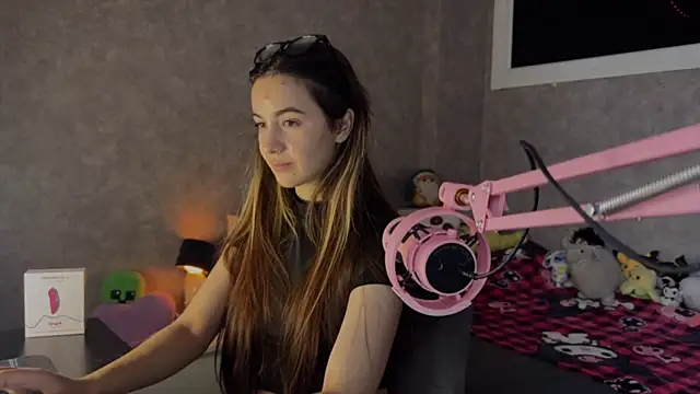 CupSizeGirl online show from February 17, 8:33 am