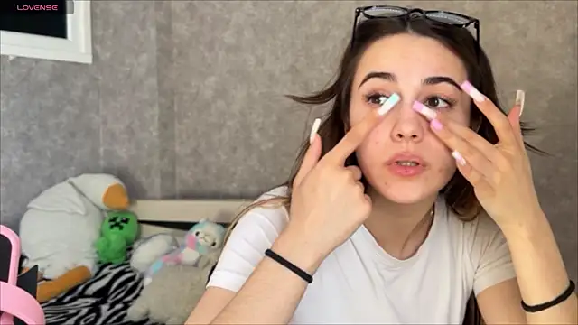 CupSizeGirl online show from April 1, 9:10 am