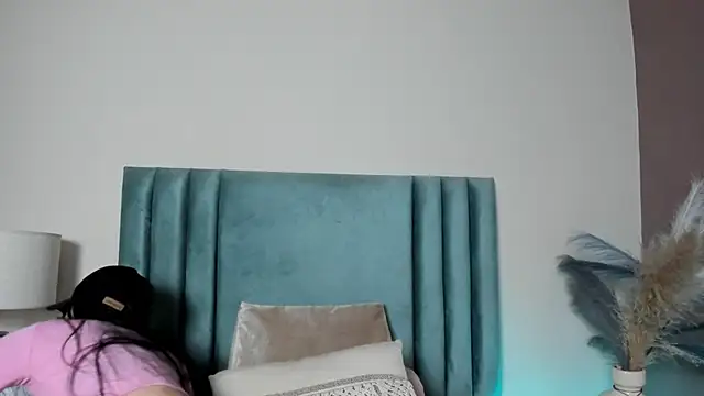 AbbieJoness  online show from February 23, 11:40 am