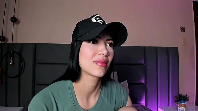 AbbieJoness  online show from April 17, 11:46 am